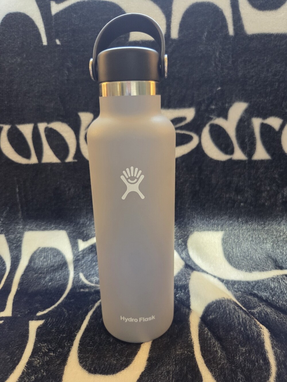 Hydro Flask 21 oz Standard Mouth Water Bottle - Grey / Birch Gray, NWOT